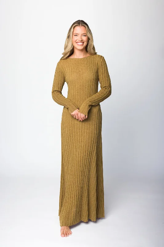 Serena Ribbed Knit Maxi Dress in Brown