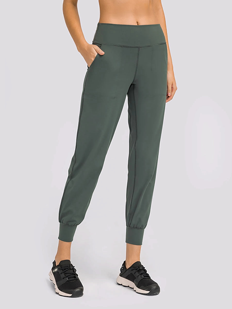 The Zoom Pant in Evergreen | Final Sale